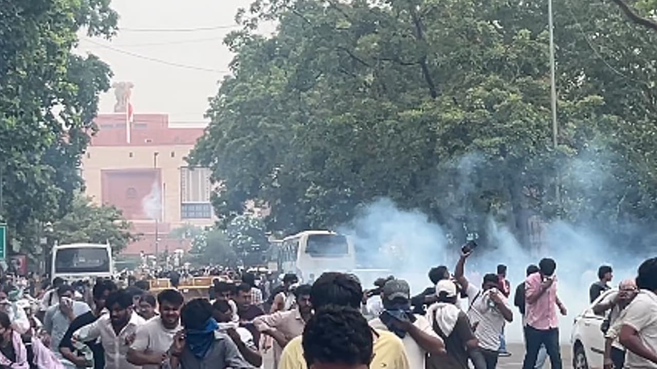 রণক্ষেত্র দিল্লি, বন্ধ ইন্টারনেট