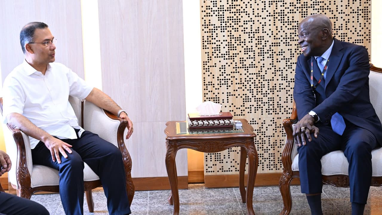 প্রধানমন্ত্রীর সঙ্গে আইএলও মহাপরিচালকের বৈঠক