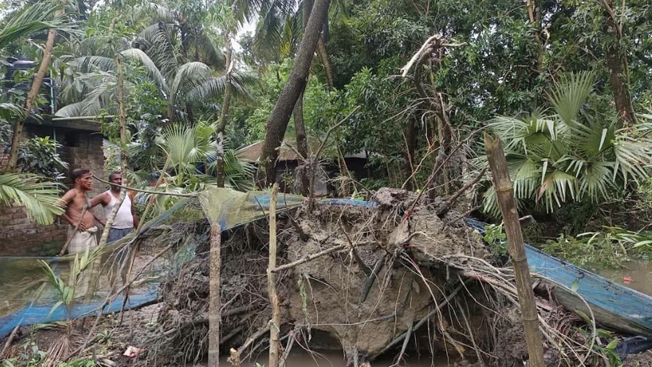 ৪০ সেকেন্ডের ঝড়ে লন্ডভন্ড সোনাগাজী