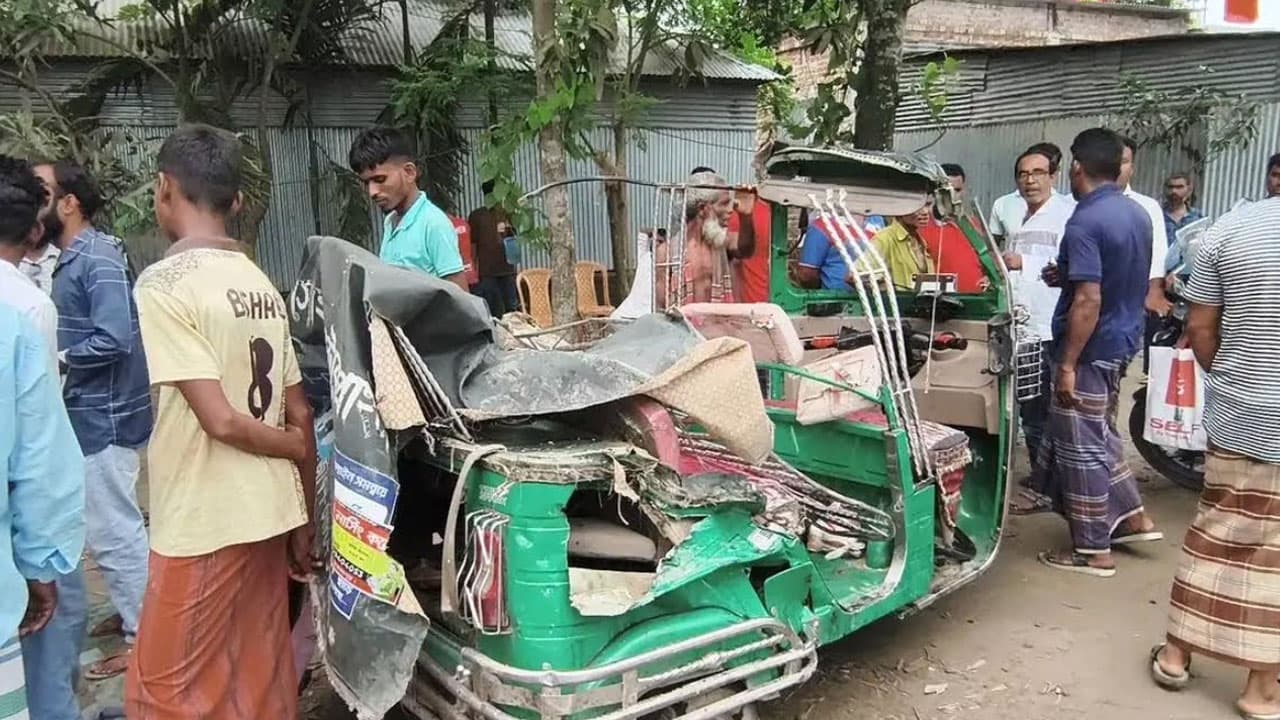 জামালপুরে সিএনজি-ভটভটির সংঘর্ষ, নিহত ২