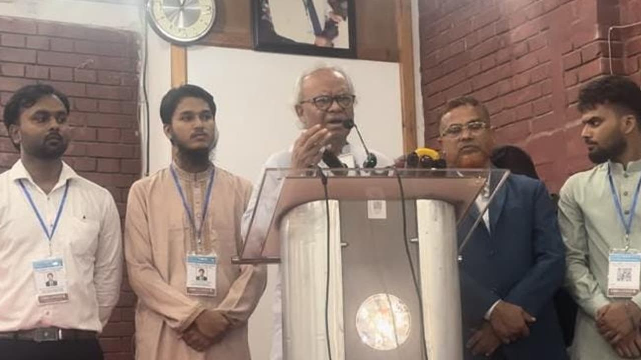 জুলাই সনদের জন্য রাজনৈতিক দলগুলোর বসা উচিত: রিজভী