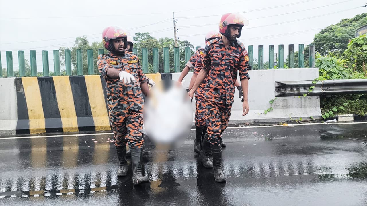মাওয়া এক্সপ্রেসওয়েতে বাসের ধাক্কায় নারী নিহত