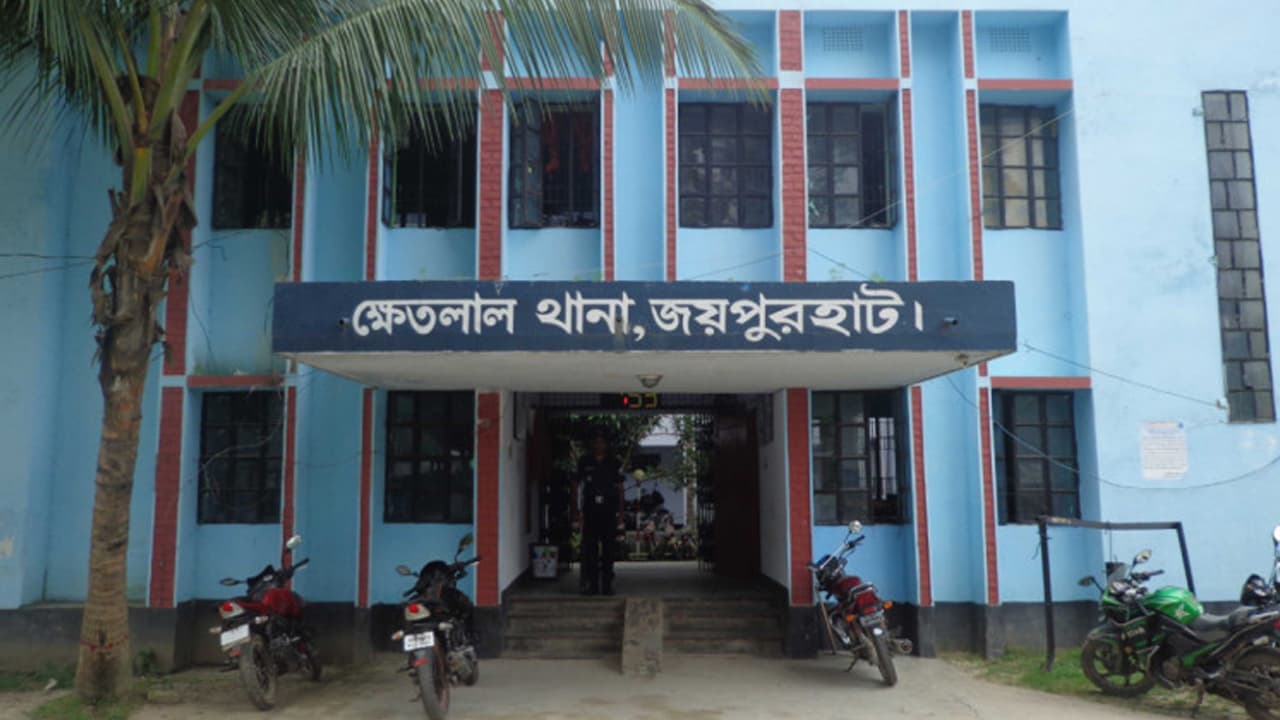 ক্ষেতলালে বিদ্যুতায়িত হয়ে প্রাণ গেল যুবকের