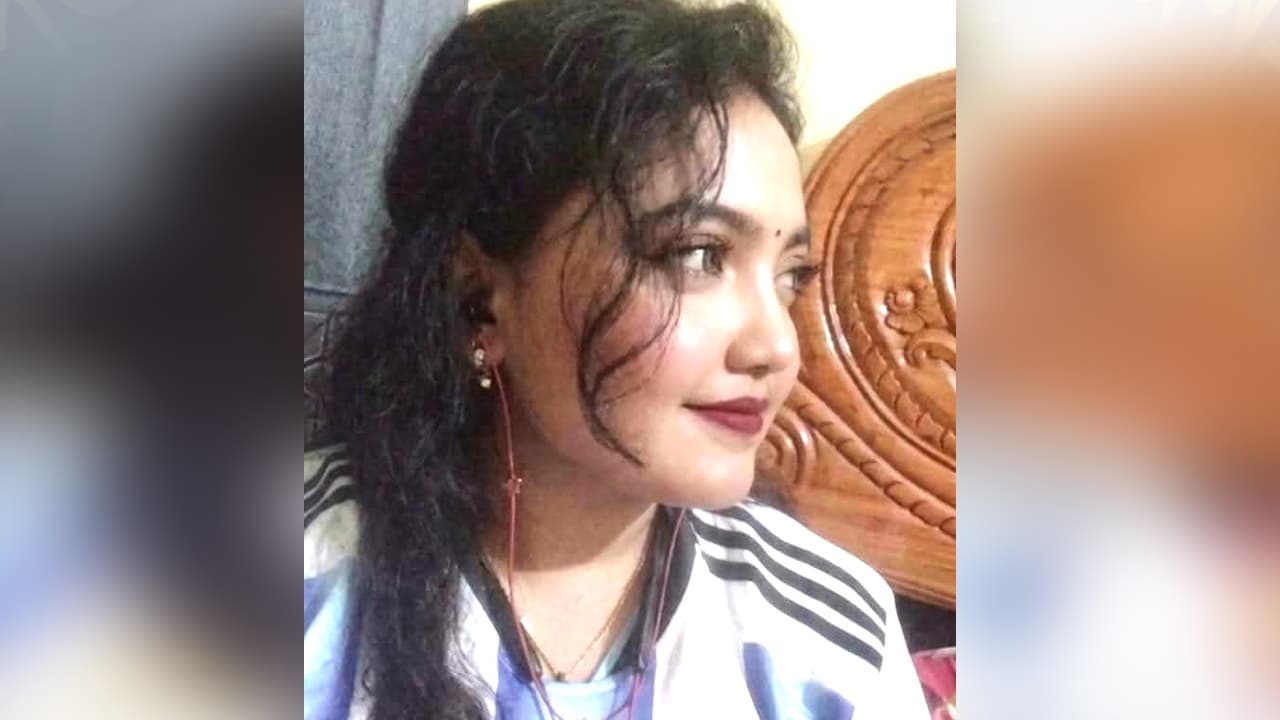 অনলাইন জুয়া পরিচালনার অভিযোগে ভাইরাল সেই রুনা গ্রেপ্তার