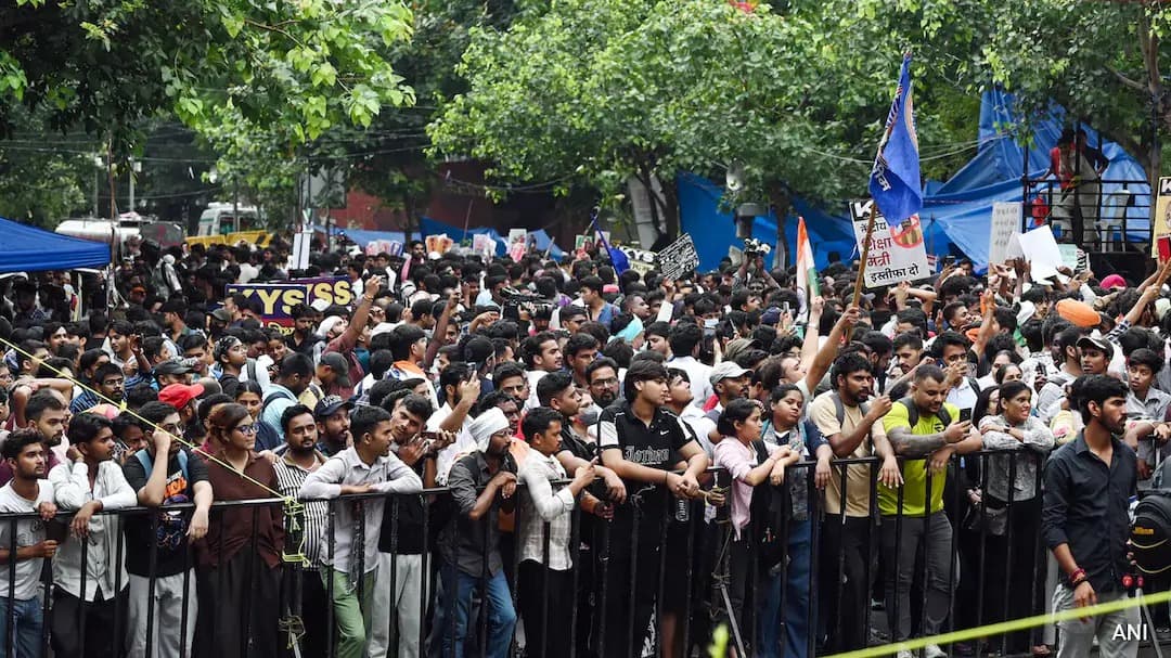 প্রশ্নফাঁস ইস্যুতে সংসদে আলোচনায় প্রস্তুত ভারত সরকার
