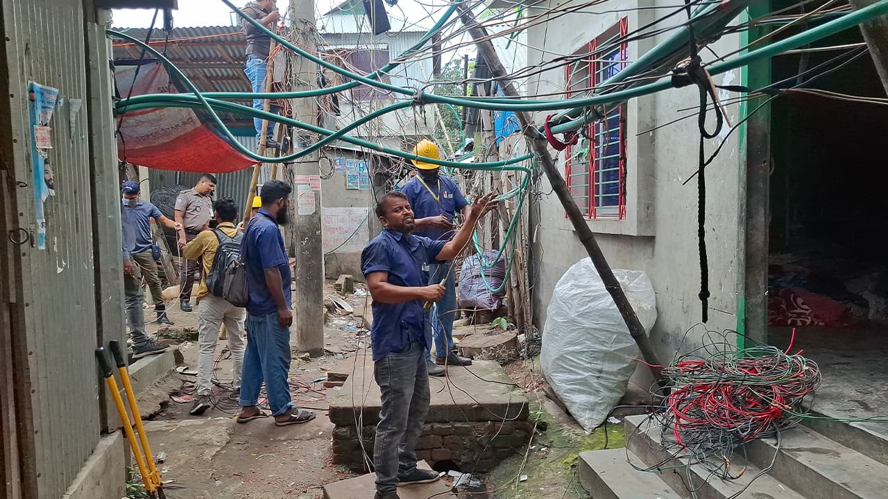 মাদক কারবার নিয়ন্ত্রণে মাজার বস্তির বিদ্যুৎ ও ইন্টারনেট সংযোগ বিচ্ছিন্ন