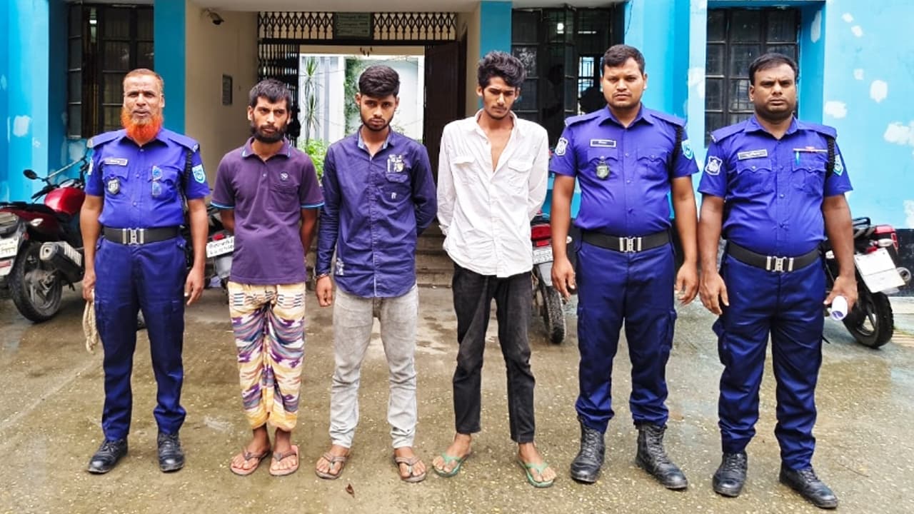 পঞ্চগড়ে মাদক বিক্রির দায়ে তিনজনের ছয় মাসের কারাদণ্ড