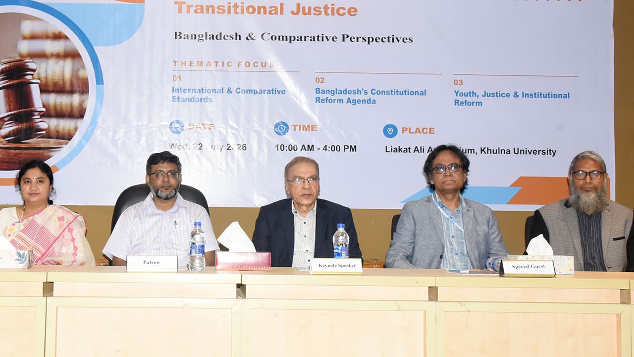 রাষ্ট্রীয় ক্ষমতার উৎস জনগণ, জবাবদিহিও তাদের কাছেই করতে হবে: টিআইবি প্রধান