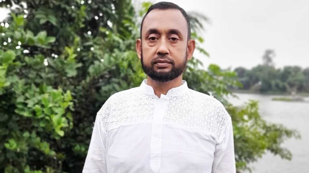 মহিলা কলেজে চাকরি করায় পদ হারালেন জামায়াত নেতা