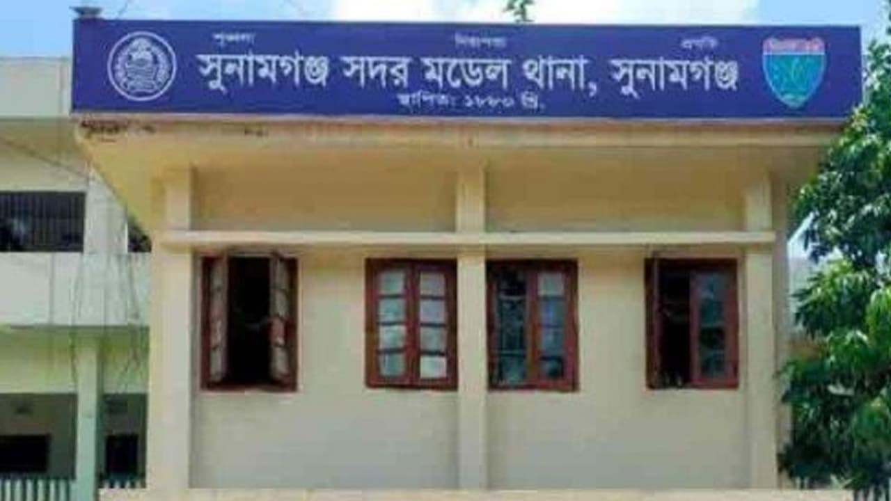 সীমান্ত এলাকায় কোটি টাকার ভারতীয় কাপড়সহ আটক ৩