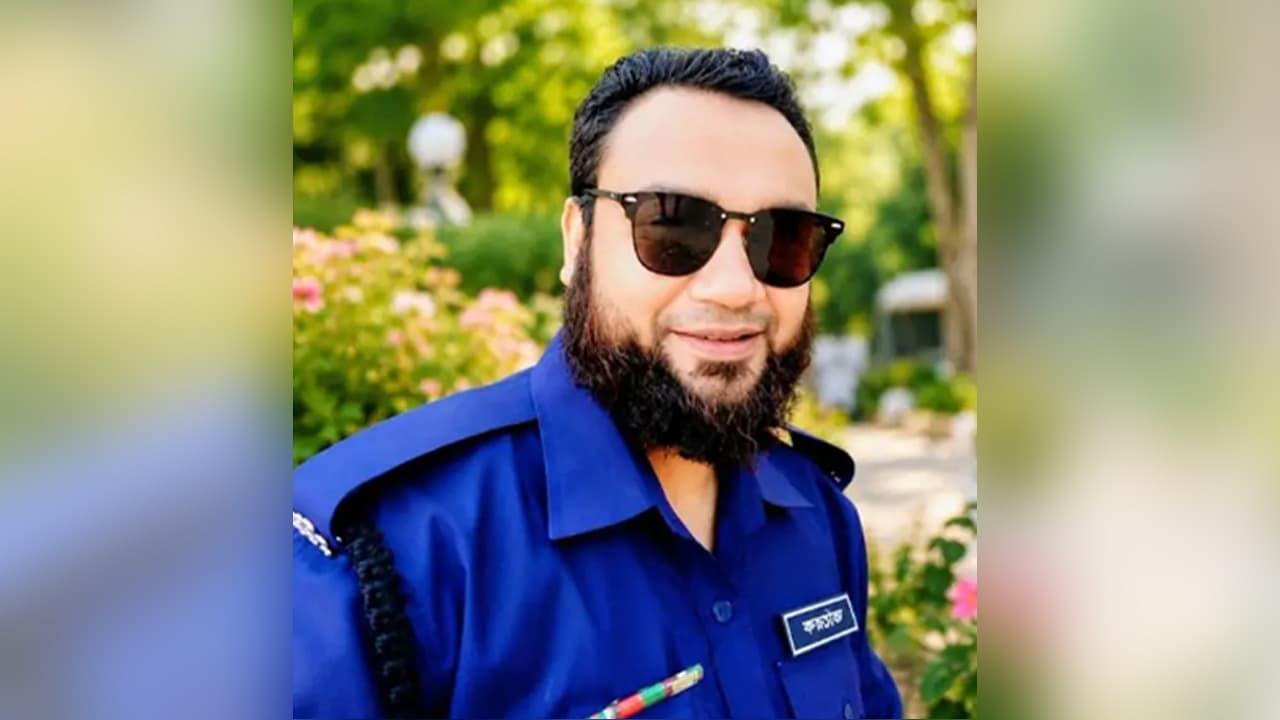 চার বছর পর চাকরি ফিরে পেলেন কনস্টেবল নাজমুল