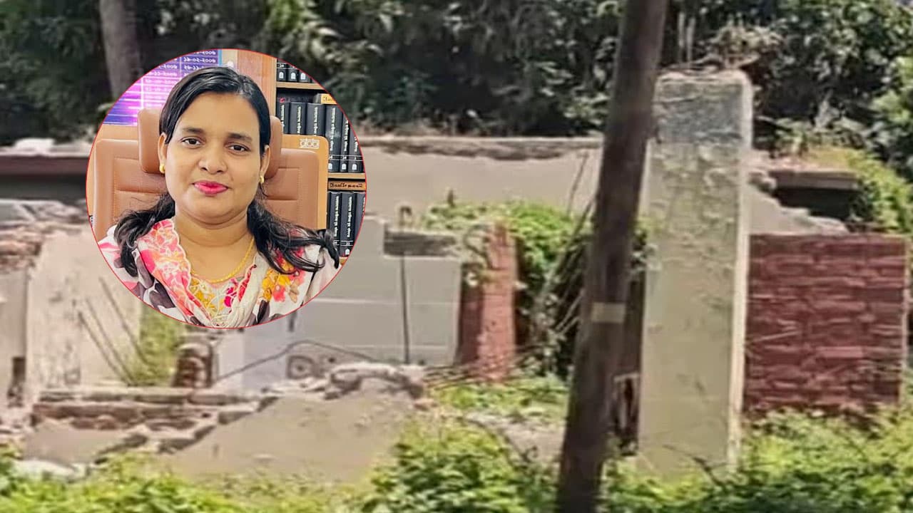 সরকারি ভবন ভেঙে মালামাল বিক্রির অভিযোগ ইউএনওর বিরুদ্ধে