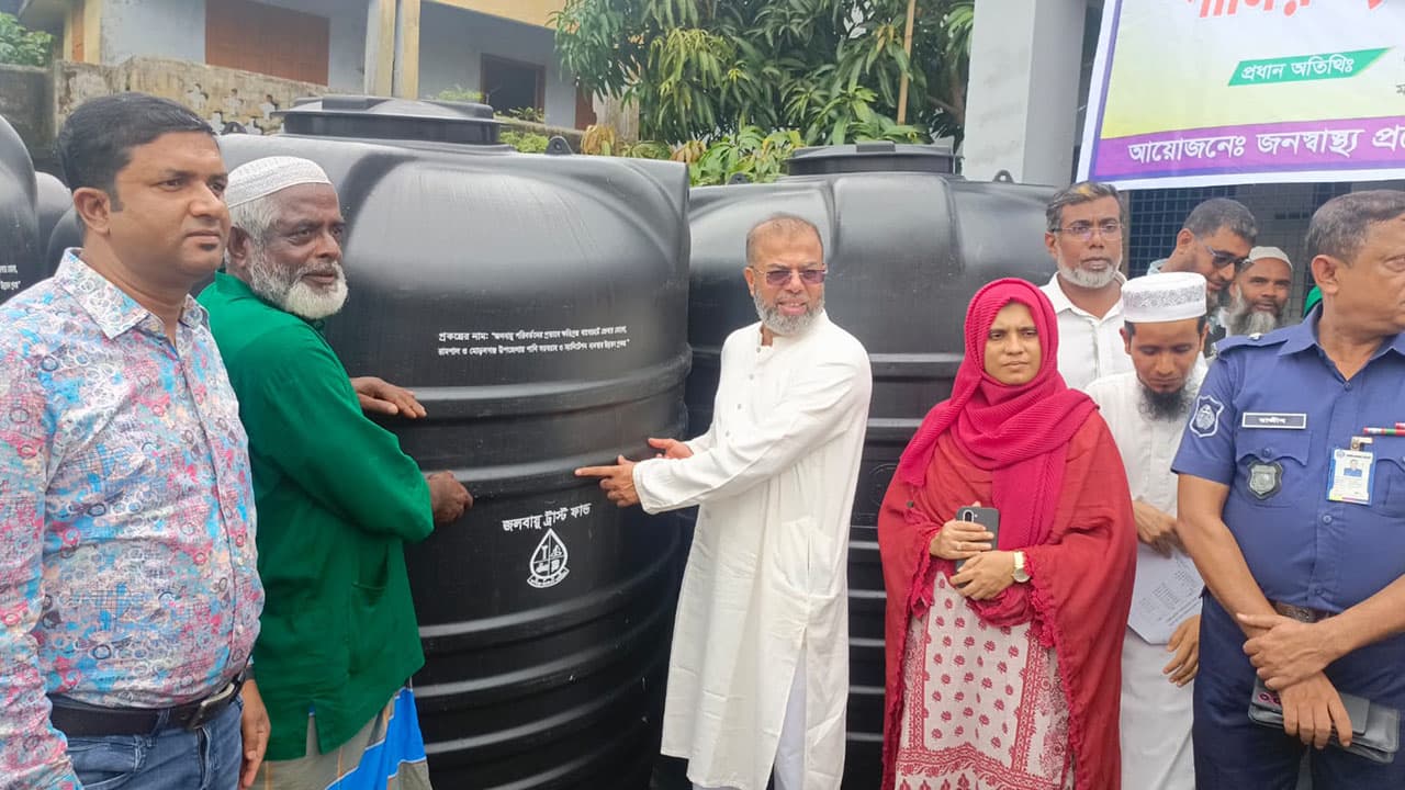 উপকূলের প্রতিটি ঘরে পানির ট্যাংক পৌঁছে দেওয়া হবে: প্রতিমন্ত্রী ফরিদুল