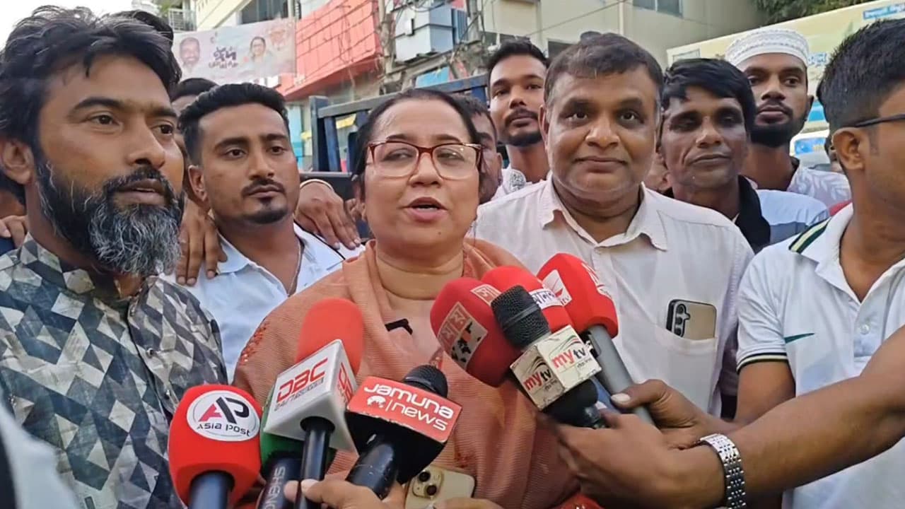 রাষ্ট্রপতি ইস্যুতে আইনের বাইরে যাবে না বিএনপি: নিলুফার মনি