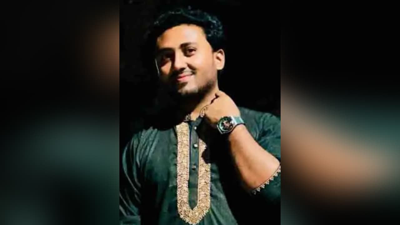 রাতে বাড়ি থেকে ছাত্রাবাসে ফেরেন ইমন, সকালে মিলল নিথর দেহ
