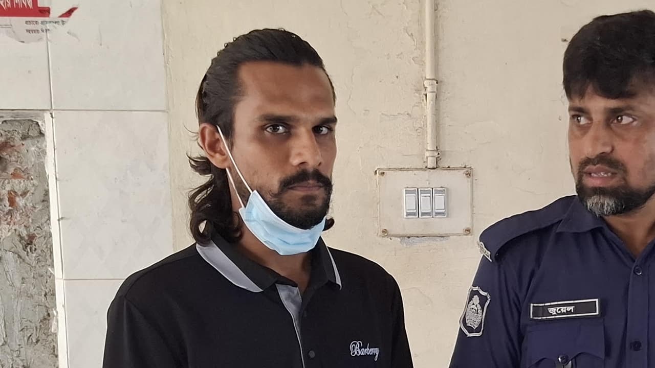 ঝালকাঠিতে গাঁজাসহ ছাত্রদল নেতা আটক
