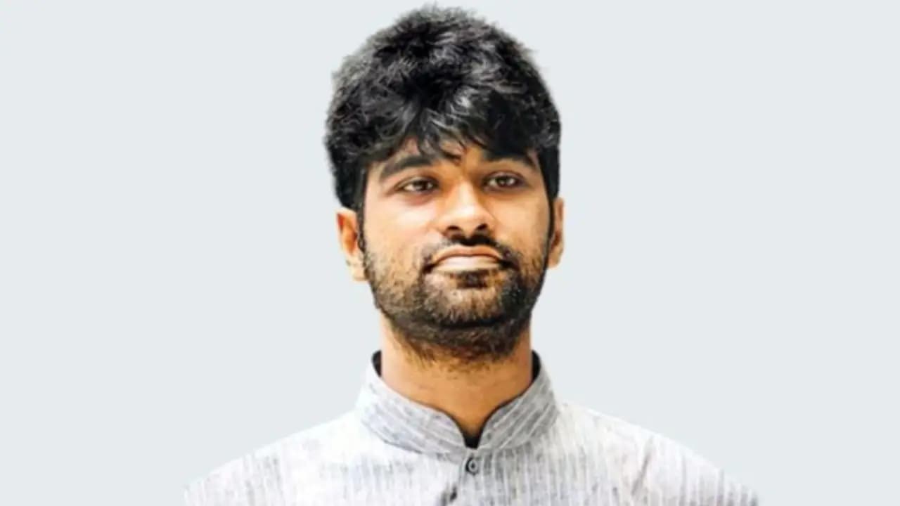 নতুন রাজনৈতিক প্ল্যাটফর্মে যোগ দিলেন মেঘমল্লার বসু