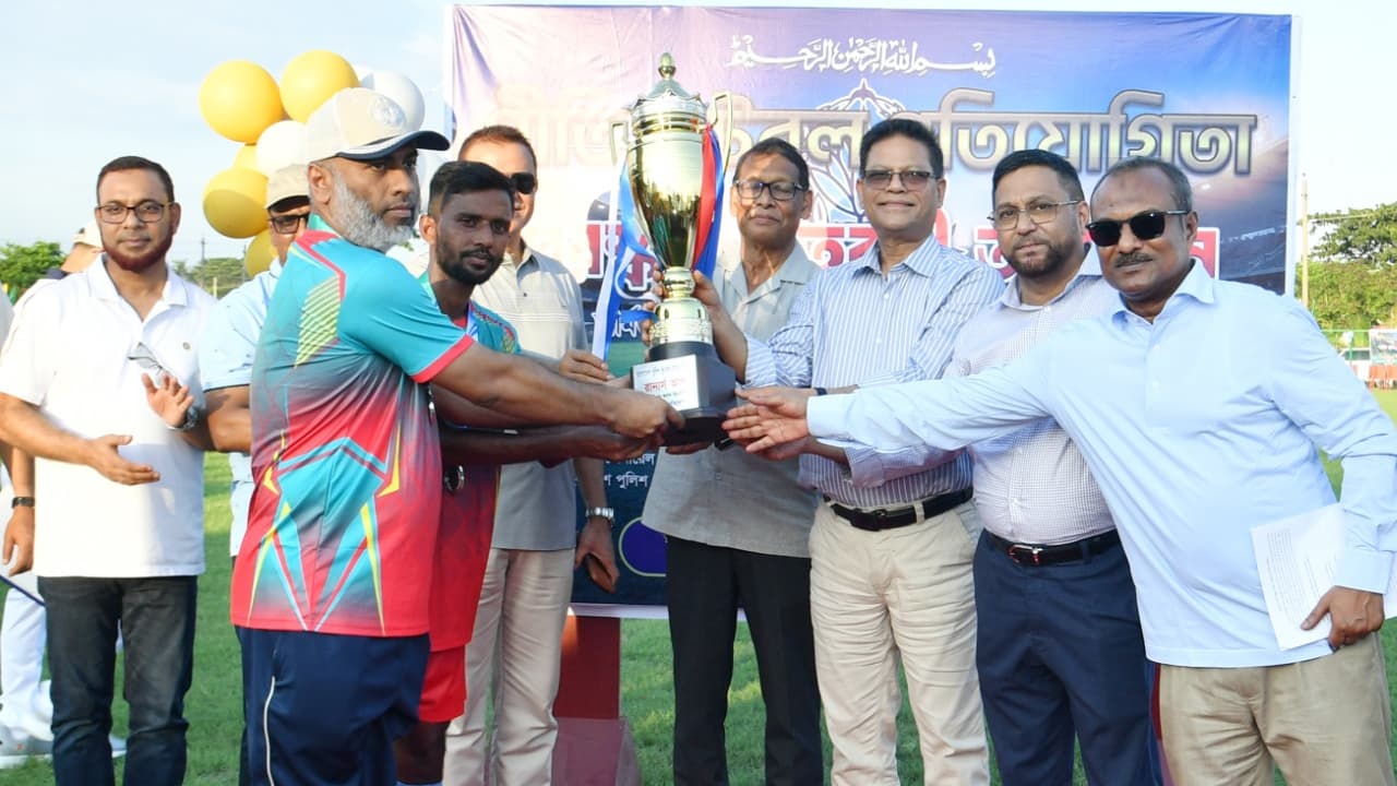 সুস্থ ও সুশৃঙ্খল সমাজ গঠনে খেলাধুলার বিকল্প নেই: আইজিপি