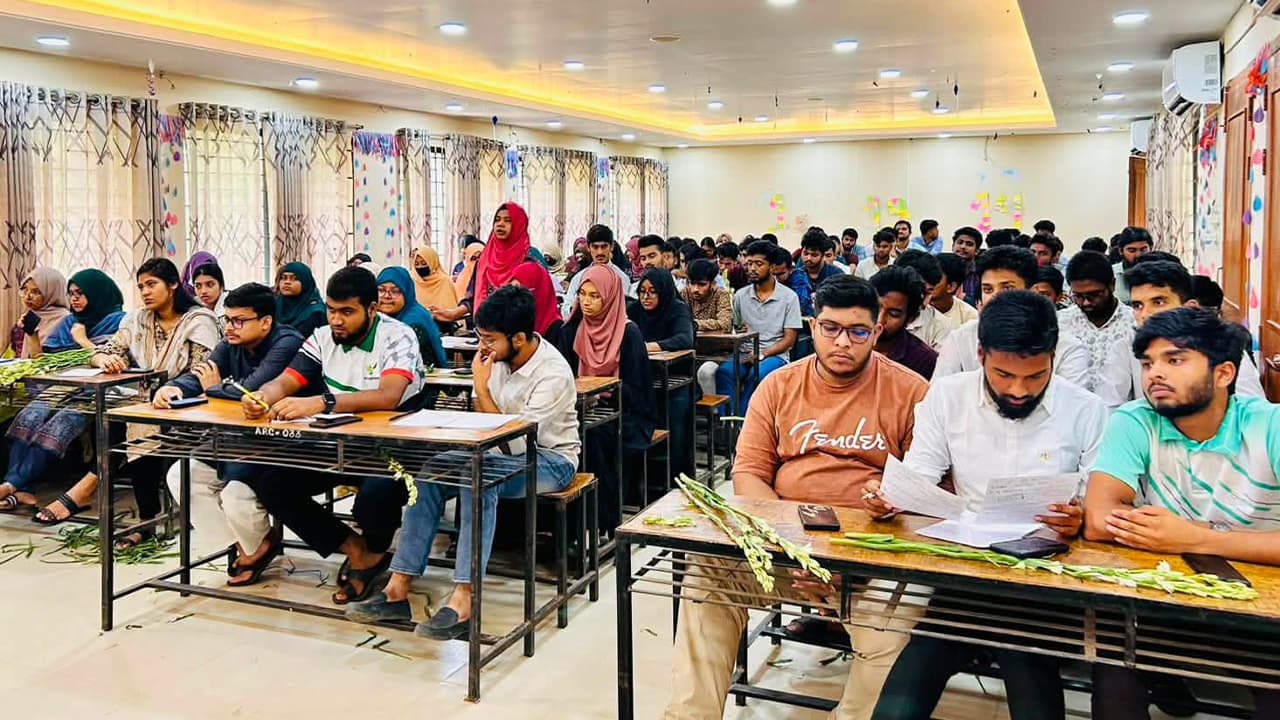 যুক্তিনির্ভর বার্তা নিয়ে কুবির বিতর্ক কর্মশালা