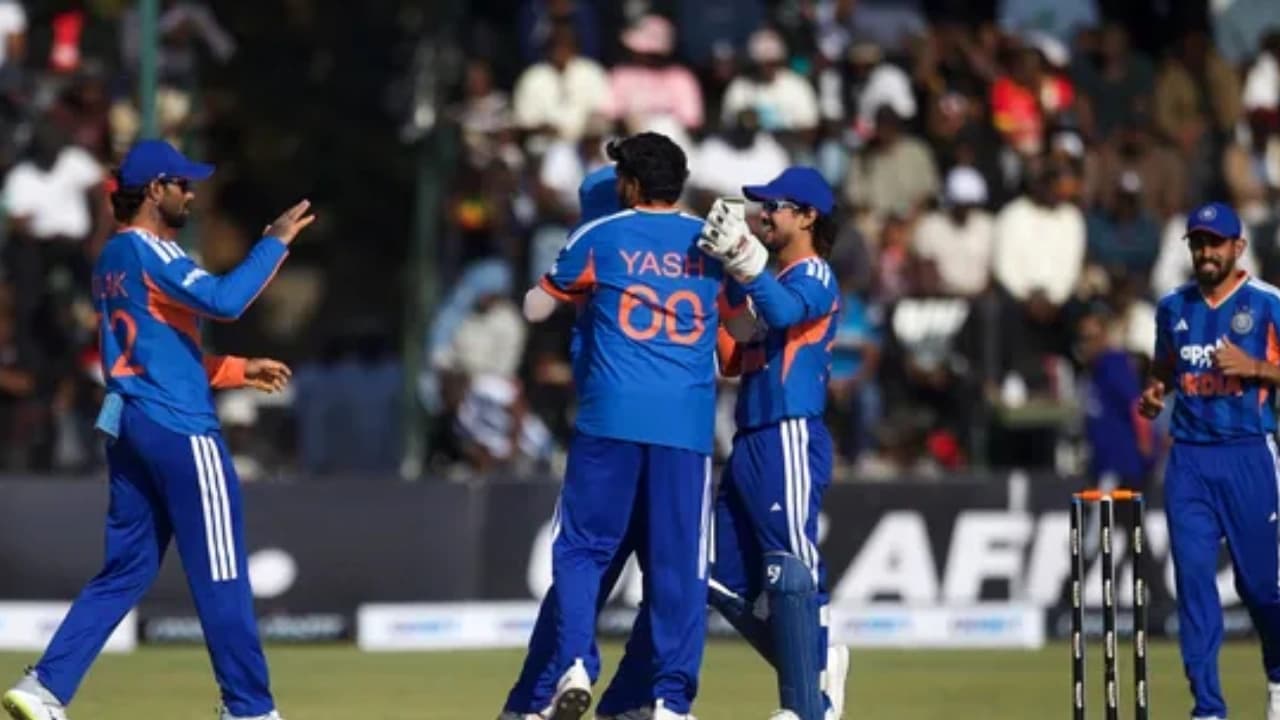 জিম্বাবুয়েকে হারানোর পথে বিশ্বরেকর্ড ছুঁল ভারত