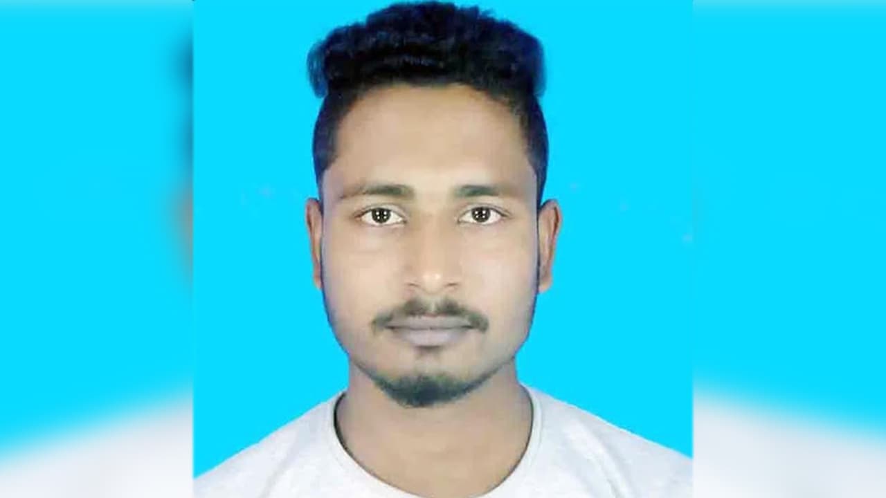 নওগাঁয় নিজ ঘর থেকে যুবকের মরদেহ উদ্ধার