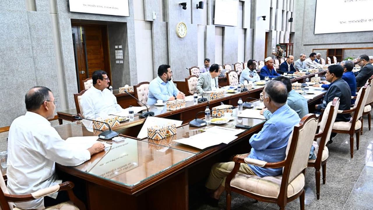 চা শিল্পের উন্নয়নে সহযোগিতার আশ্বাস প্রধানমন্ত্রীর, কমিটি গঠনের নির্দেশ