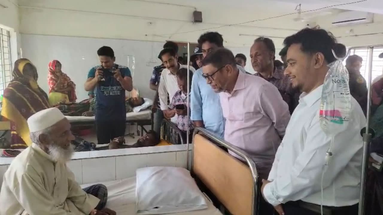 পরিদর্শনে গিয়ে সাতক্ষীরার দুই চিকিৎসককে বরখাস্তের নির্দেশ স্বাস্থ্যমন্ত্রীর