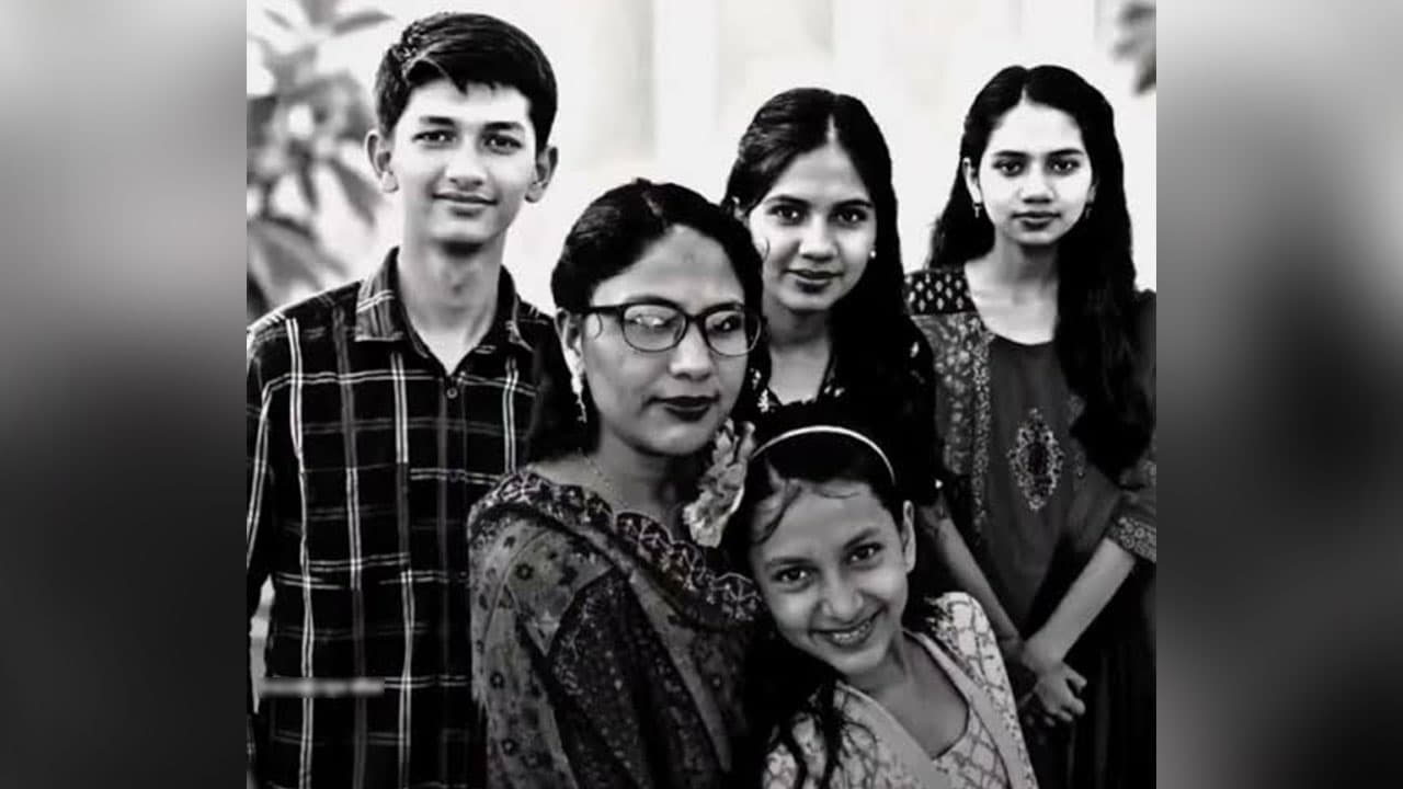 স্বর্ণ অক্ষত কিন্তু গায়েব মোবাইল, লক্ষ্মীপুরে চার হত্যাকাণ্ডে নতুন রহস্য