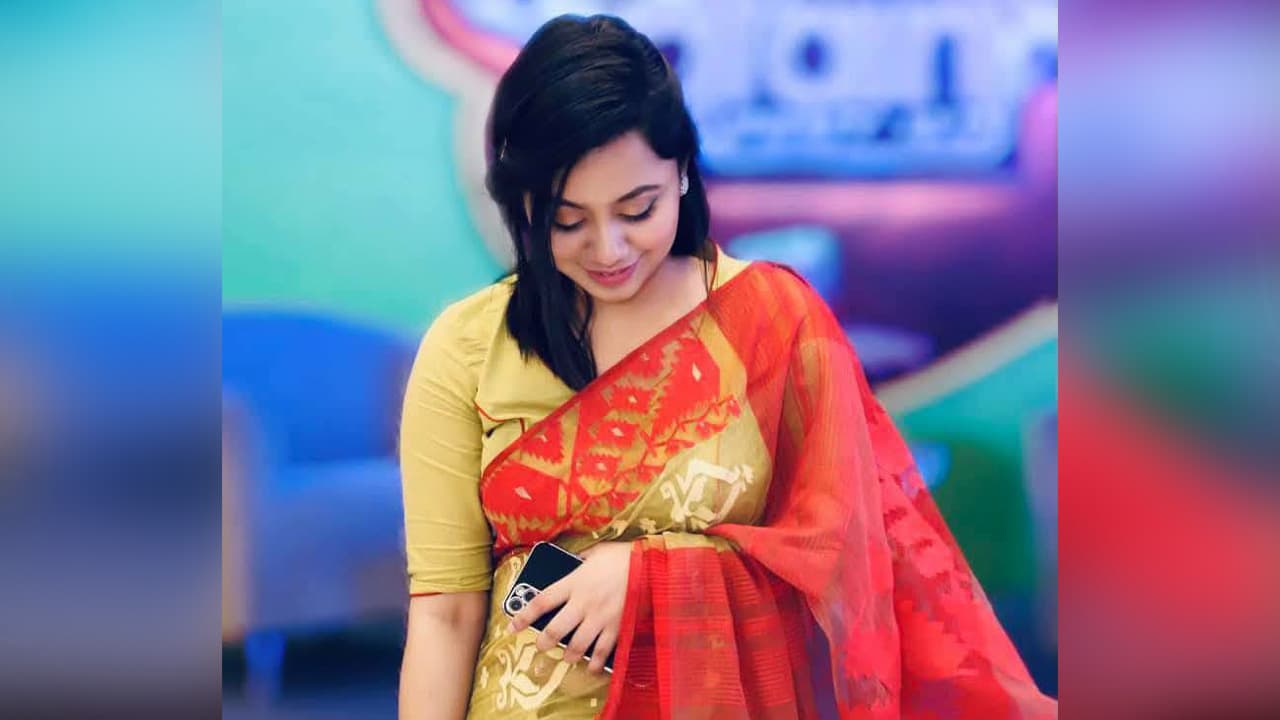 ‘শিক্ষকও হাসবেন-কাঁদবেন, বৃষ্টিতে ভিজবেন-প্রকৃতিকে ভালোবাসবেন’