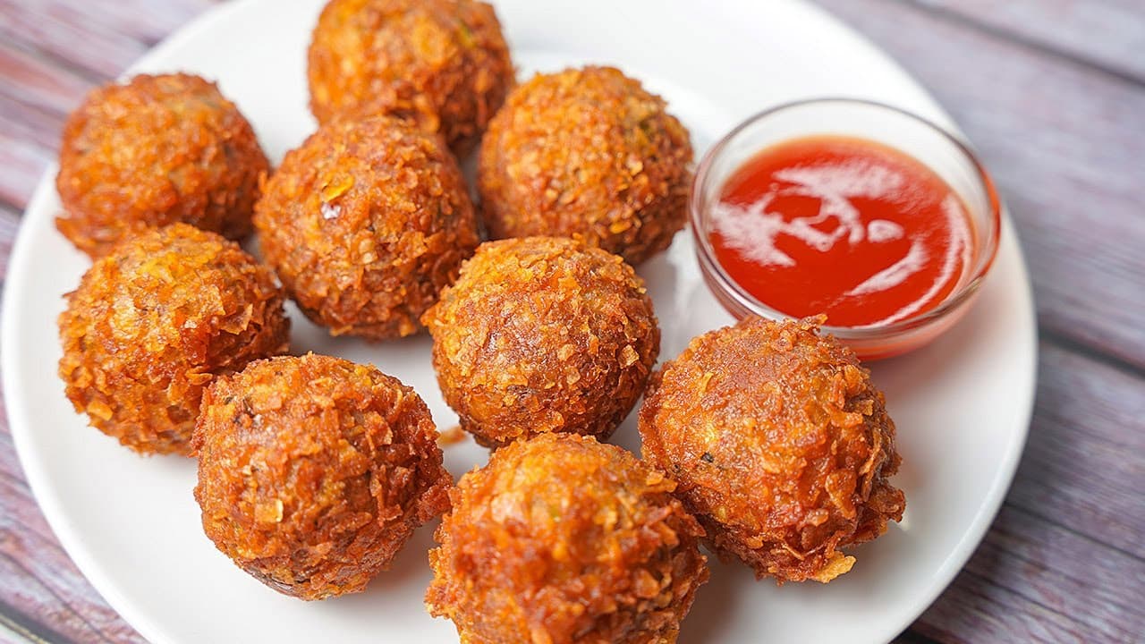 ঘরেই বানিয়ে নিন চিকেন বল