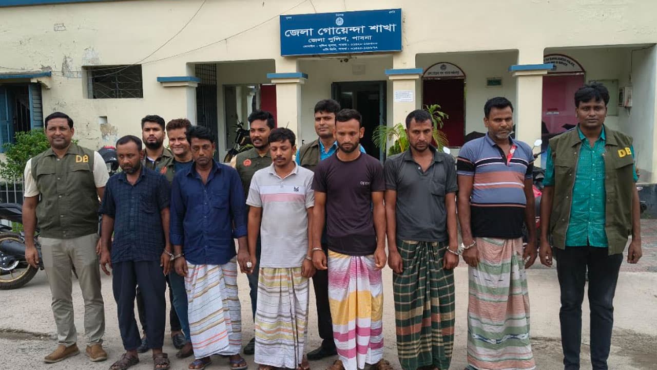 পাবনায় ট্রান্সফরমার চুরি চক্রের ৬ সদস্য গ্রেপ্তার