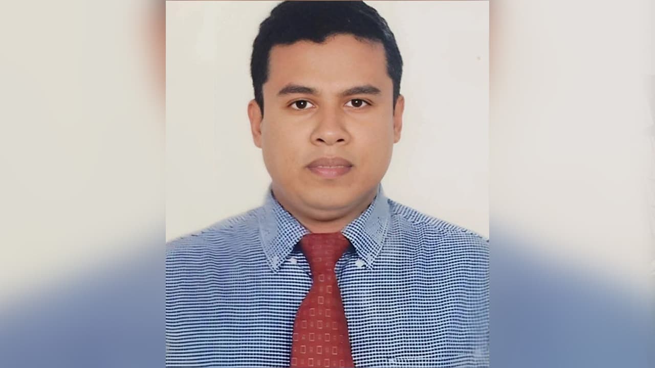 মোড়েলগঞ্জ উপজেলা হাসপাতালের শৌচাগারে মেয়াদোত্তীর্ণ ওষুধ: স্বাস্থ্য কর্মকর্তা সাময়িক বরখাস্ত