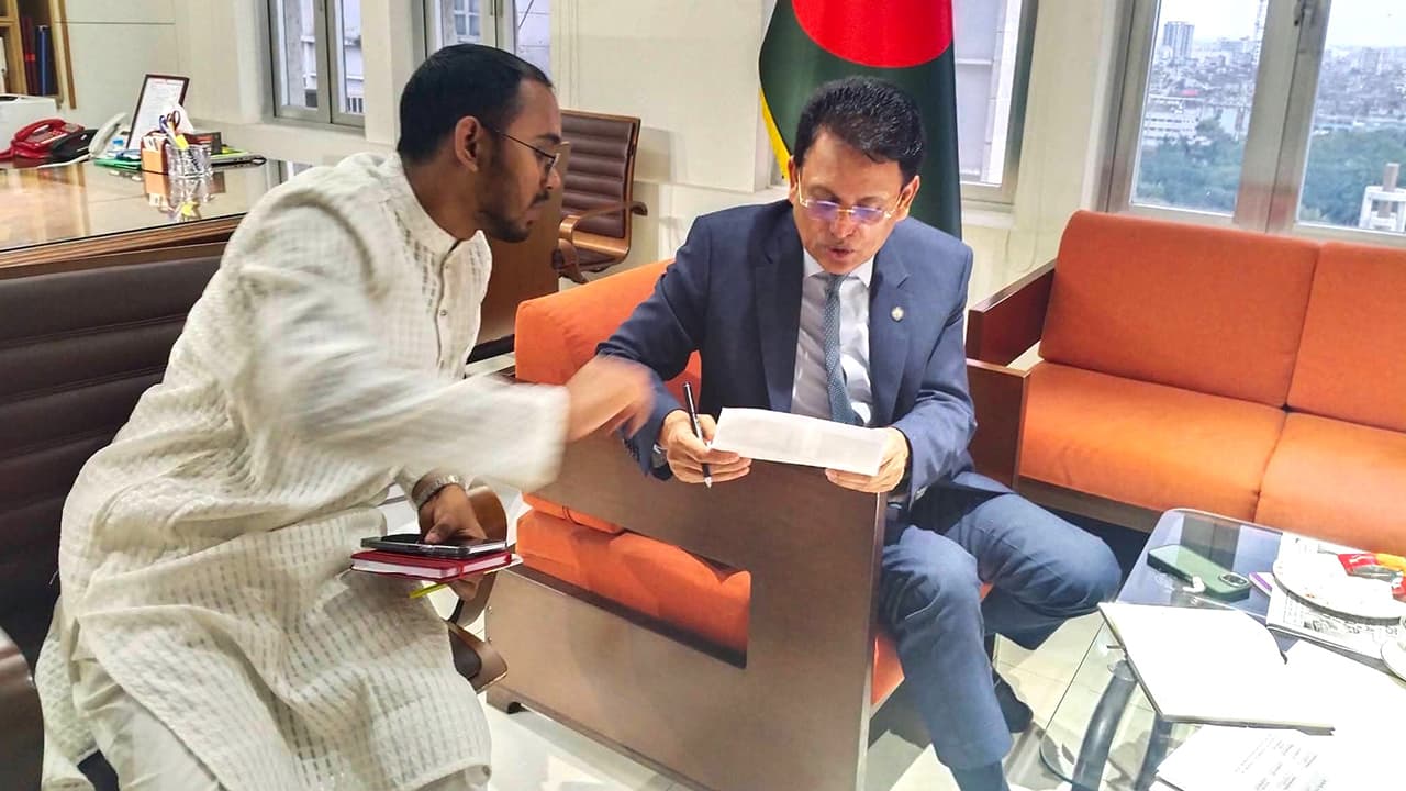 হাতিয়ায় ‘স্কুল ফিডিং’ চালুর বিষয়ে শিক্ষামন্ত্রীর সঙ্গে হান্নান মাসউদের বৈঠক