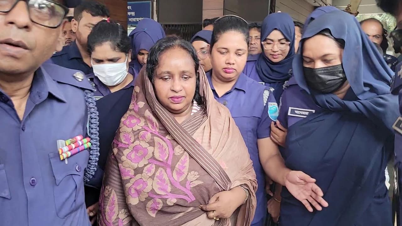 পুলিশের ওপর হামলা মামলা: আদালতে হাজিরা দিলেন সাবেক মেয়র আইভী