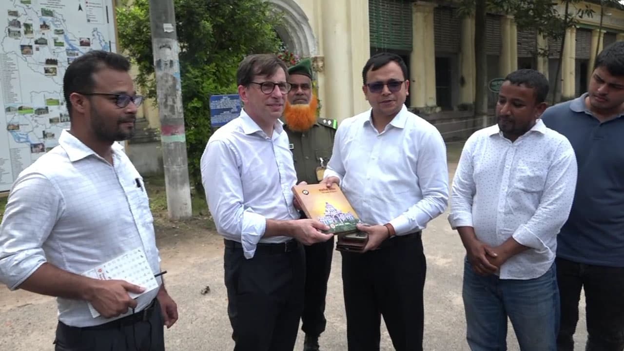 বাংলাদেশের প্রত্নতাত্ত্বিক ঐতিহ্য রক্ষায় যৌথভাবে কাজ করতে চায় ফ্রান্স
