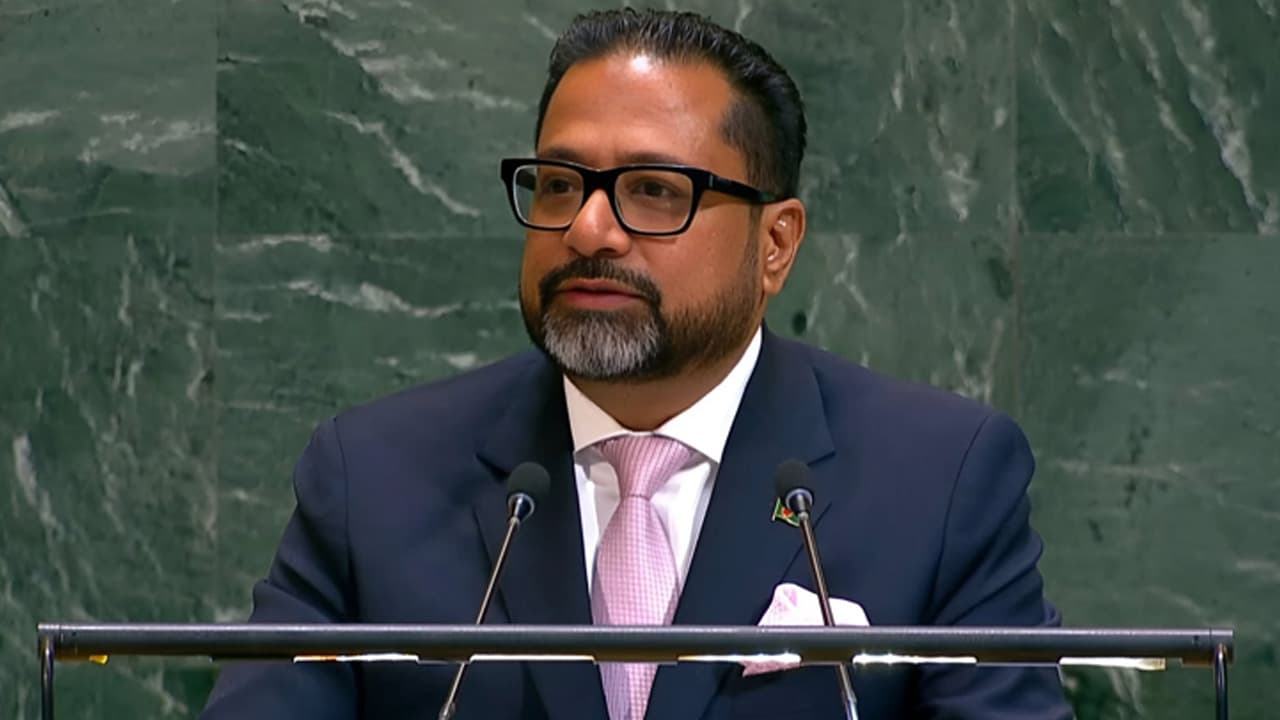 উন্নয়নকাজে অনিয়ম হলে ঠিকাদারি প্রতিষ্ঠান হবে কালো তালিকাভুক্ত: প্রতিমন্ত্রী