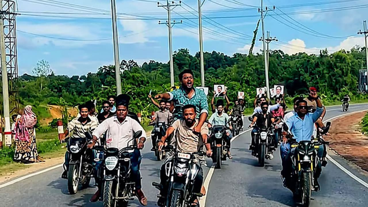রামুতে ছাত্রলীগের মোটরসাইকেল শোডাউন: ৩১ জনের নামে সন্ত্রাসবিরোধী মামলা