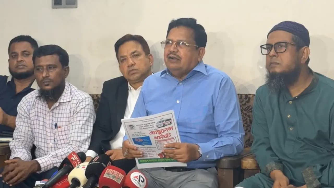 এক মাসের মধ্যে দাবি নিষ্পত্তির আশ্বাসে অ্যাম্বুলেন্স ধর্মঘট প্রত্যাহার
