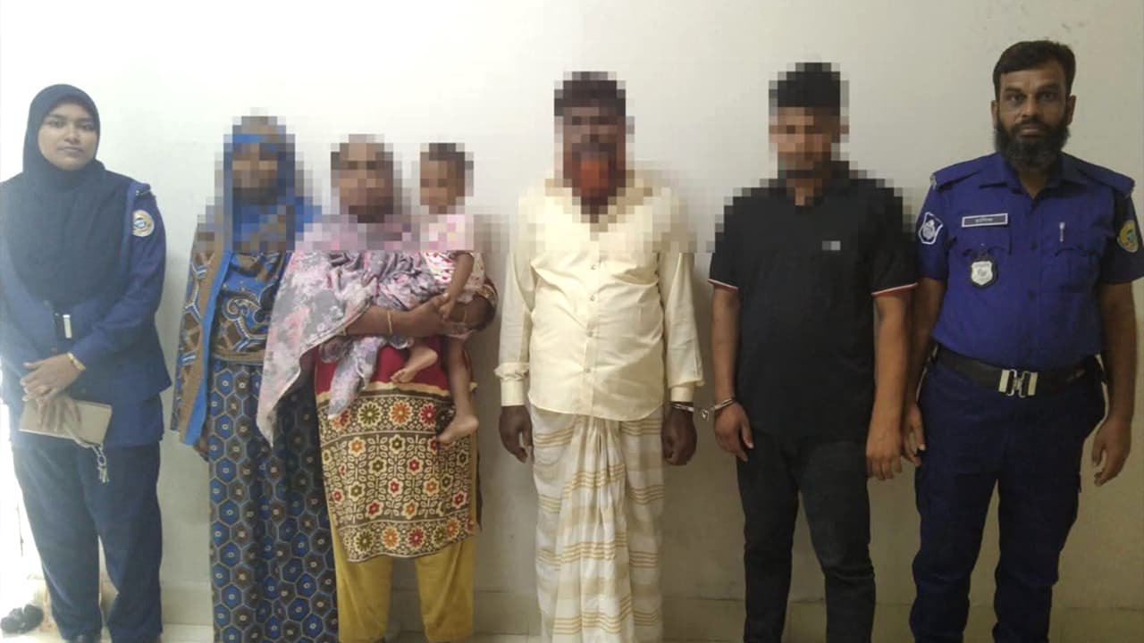 ভোলার দুলারহাটে ‘জীন হাজির’ করে স্বর্ণ দ্বিগুণ করার প্রলোভন, চার প্রতারক গ্রেপ্তার