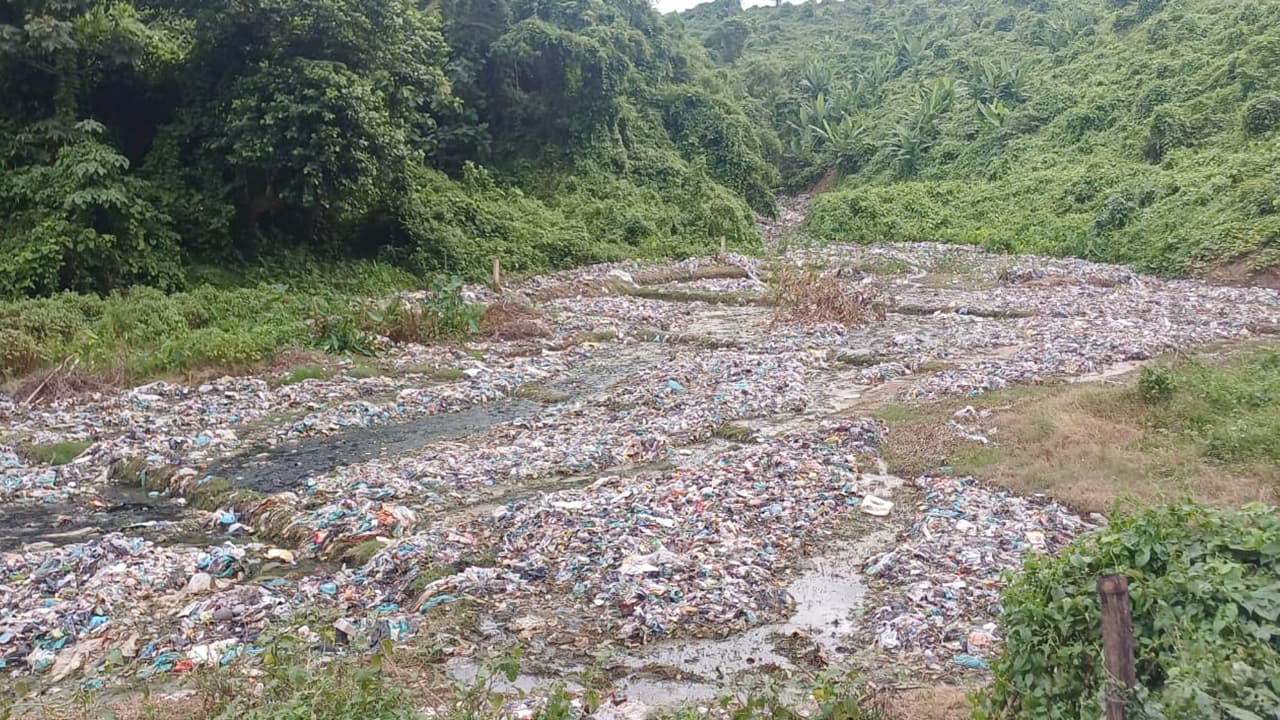 বান্দরবানে পৌরসভার বর্জ্যে ১০ একর কৃষিজমি চাষের অনুপযোগী