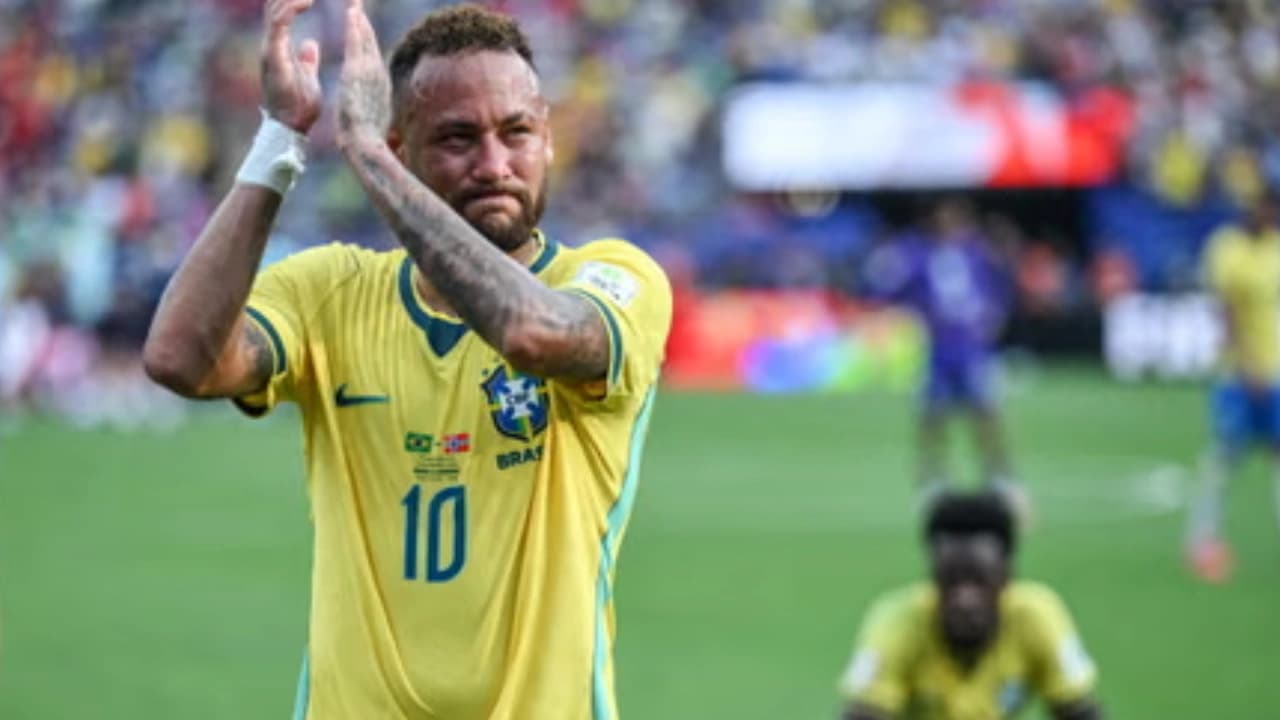 ব্রাজিলের জার্সিকে আনুষ্ঠানিক বিদায় জানালেন নেইমার