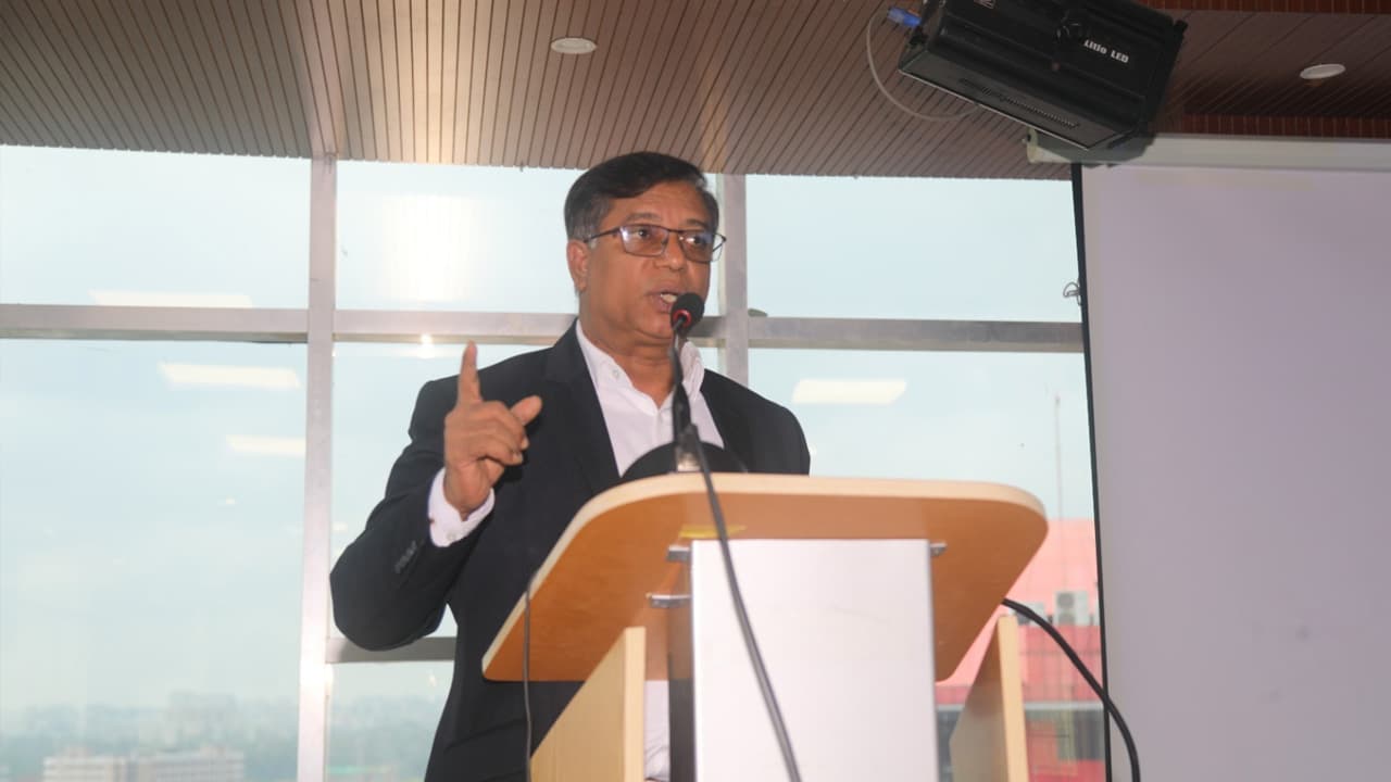 পরিকল্পিত নগরায়ণ ও সবার জন্য আবাসন নিশ্চিত করতে সরকার কাজ করছে: গণপূর্তমন্ত্রী