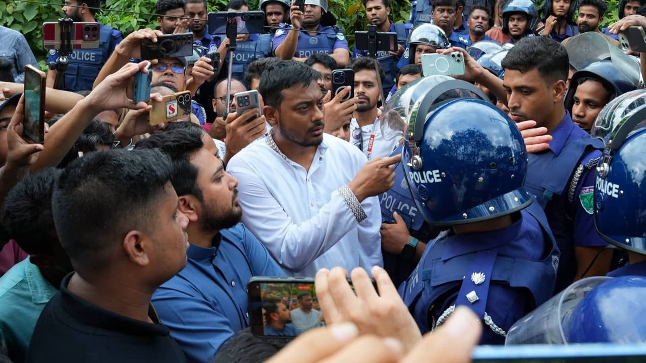 পুলিশি বাধার মুখে হবিগঞ্জে ঢুকতে পারেননি এনসিপি নেতারা, রাতযাপন সার্কিট হাউজে