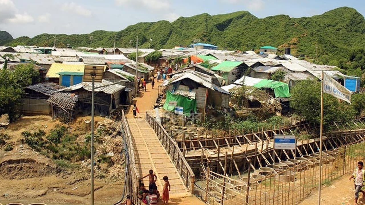উখিয়ার রোহিঙ্গা ক্যাম্পে আরসা কমান্ডার নিহত, আটক ৩