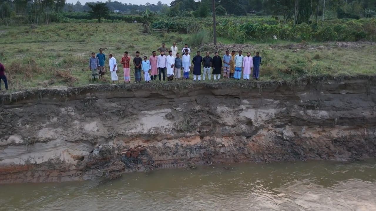 ফটিকছড়ির তিন নদীর ২৩ পয়েন্টে ভাঙন, হুমকির মুখে হাজারো বসতবাড়ি