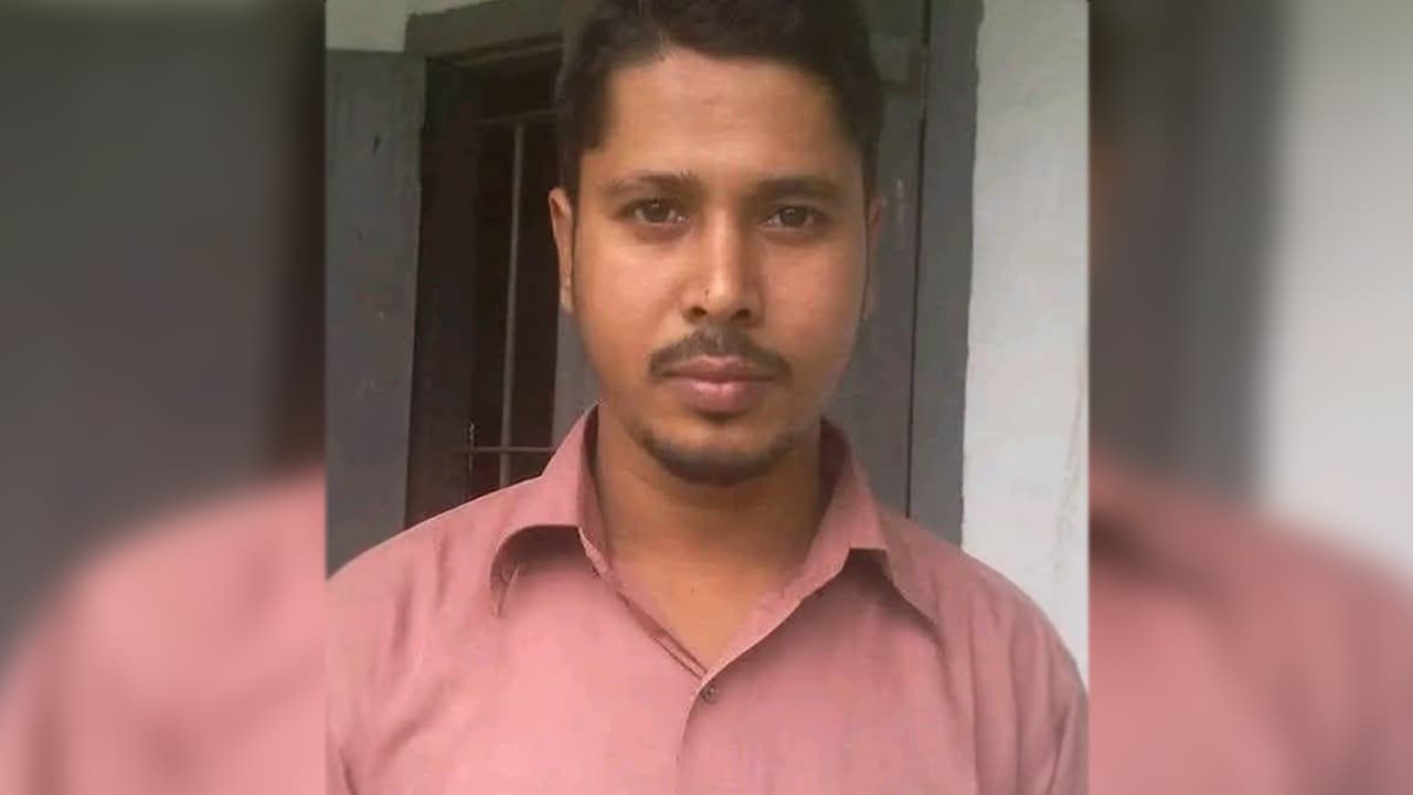 নওগাঁয় সড়ক দুর্ঘটনায় কলেজ শিক্ষক নিহত