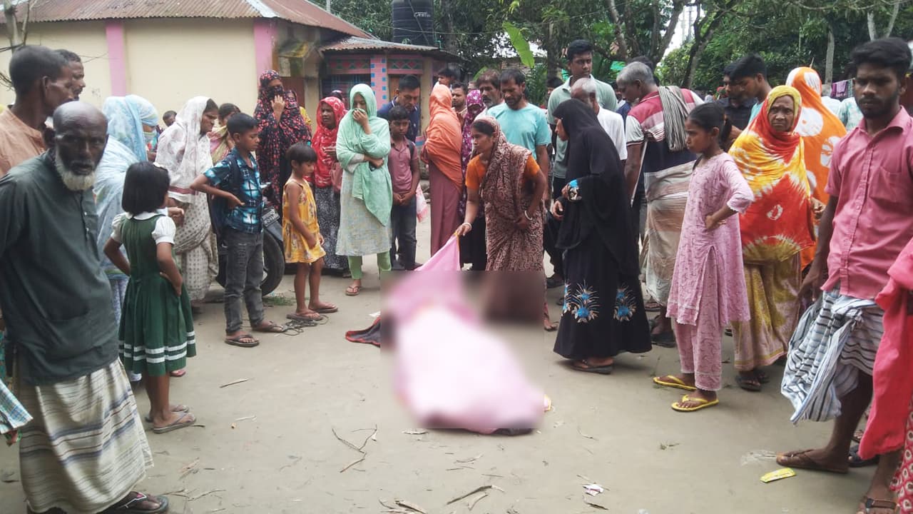পাবনায় স্কুলশিক্ষককে হত্যা, আলামত মুছতে বসতবাড়িতে অগ্নিসংযোগ