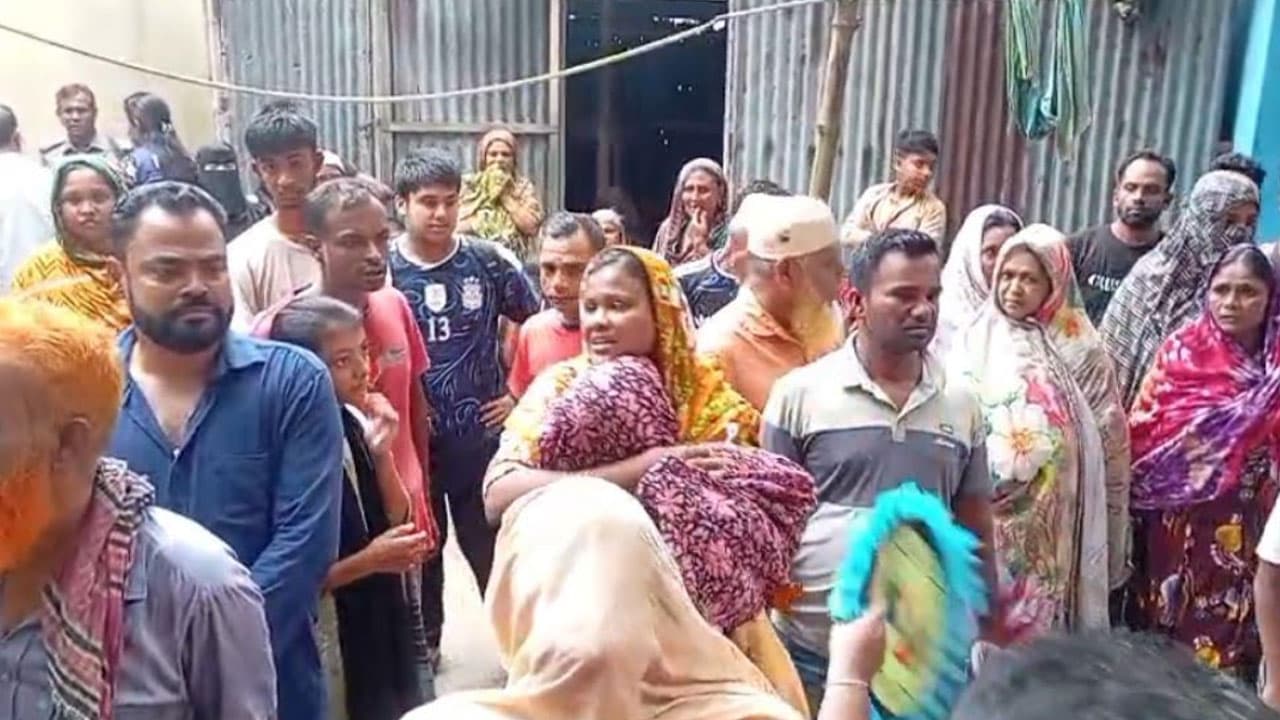 ফরিদপুরে নেশার টাকার জন্য মাকে কুপিয়ে হত্যা, ছেলে পলাতক