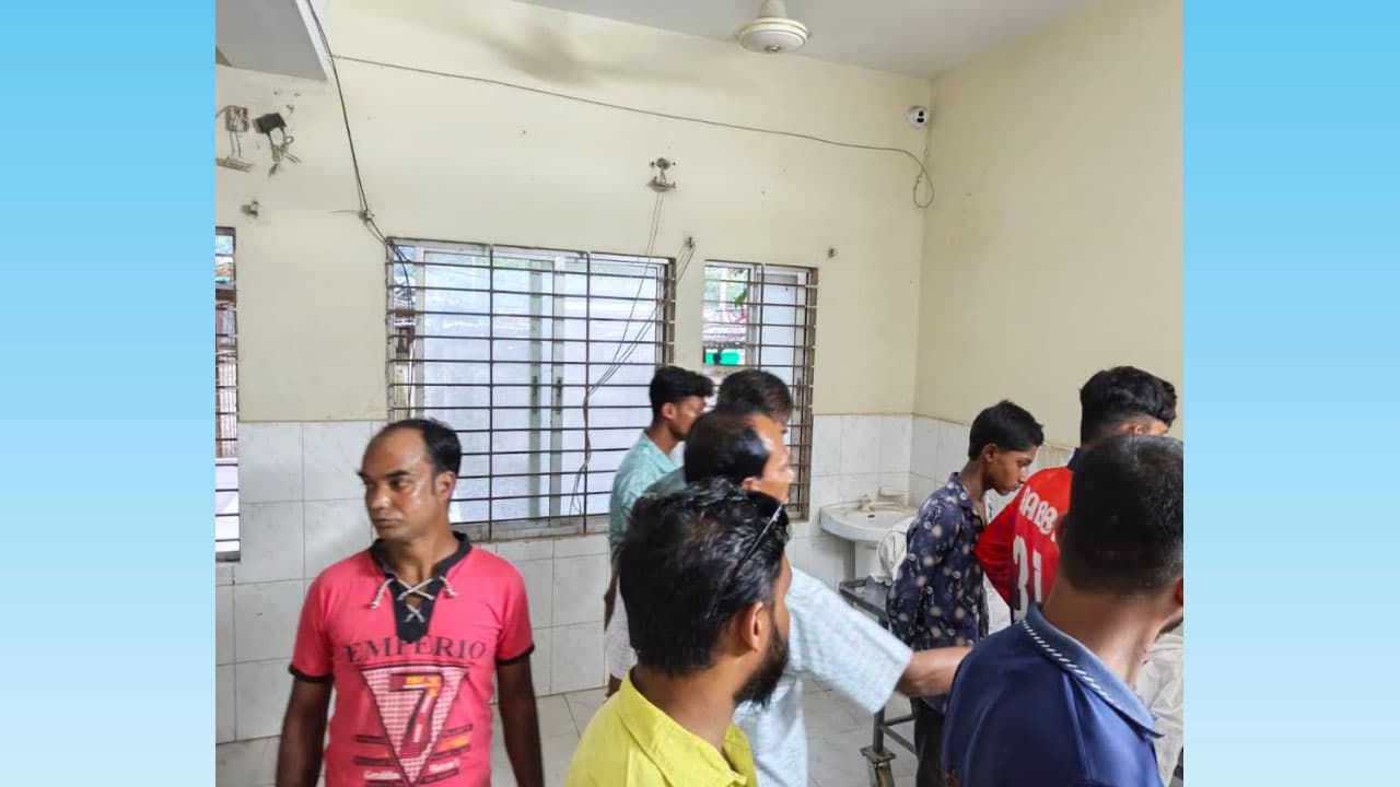 ফুটবল খেলতে গিয়ে প্রাণ গেল ১৭ বছরের রাব্বির
