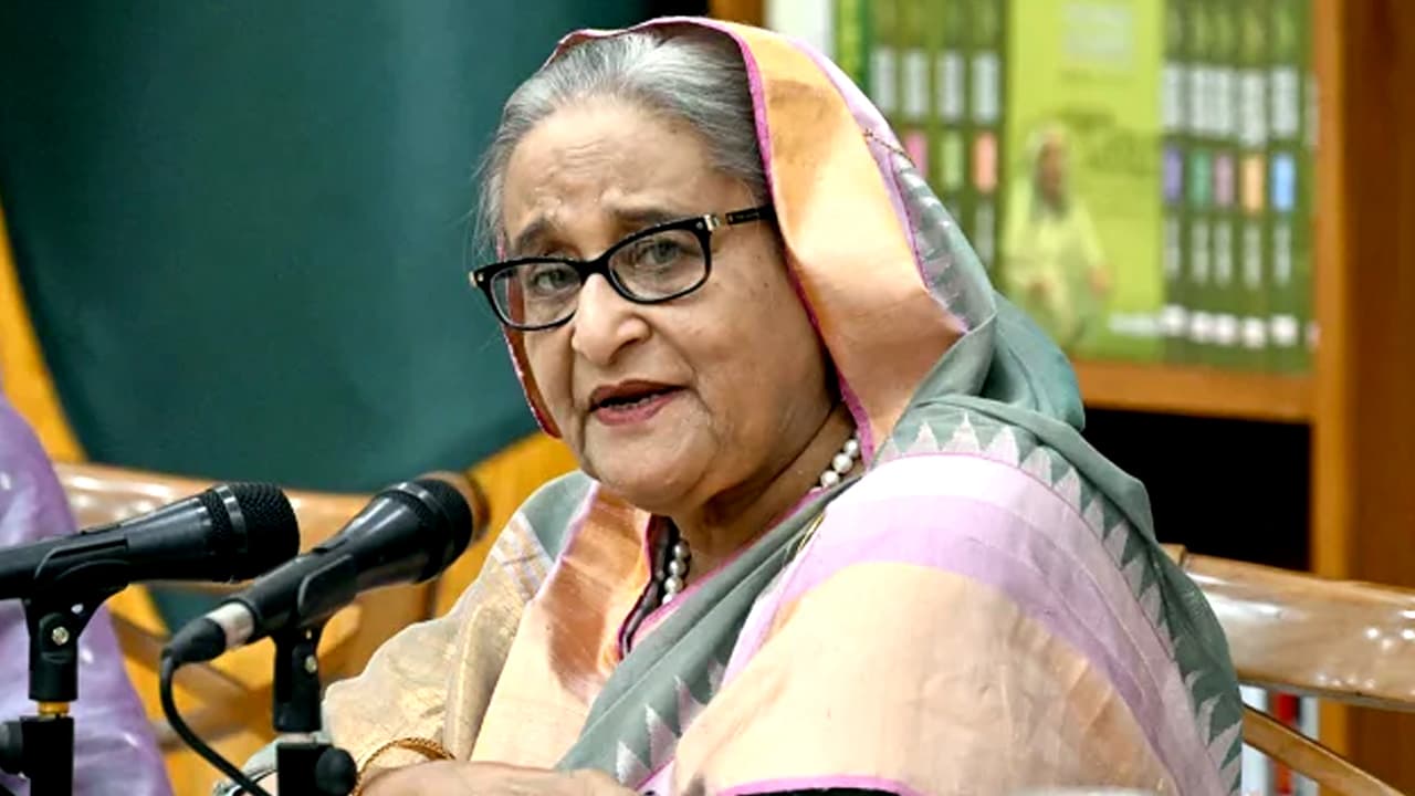 শেখ হাসিনাকে প্রত্যর্পণে ঢাকার অনুরোধ খতিয়ে দেখার সুপারিশ ভারতের সংসদীয় কমিটির